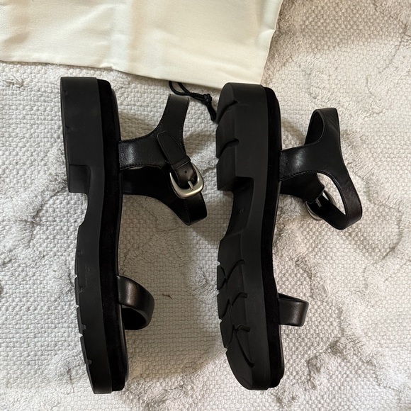 Vince Women's Heloise Ankle Strap Platform Black Leather Sandals - Brand New - Picture 4 of 6